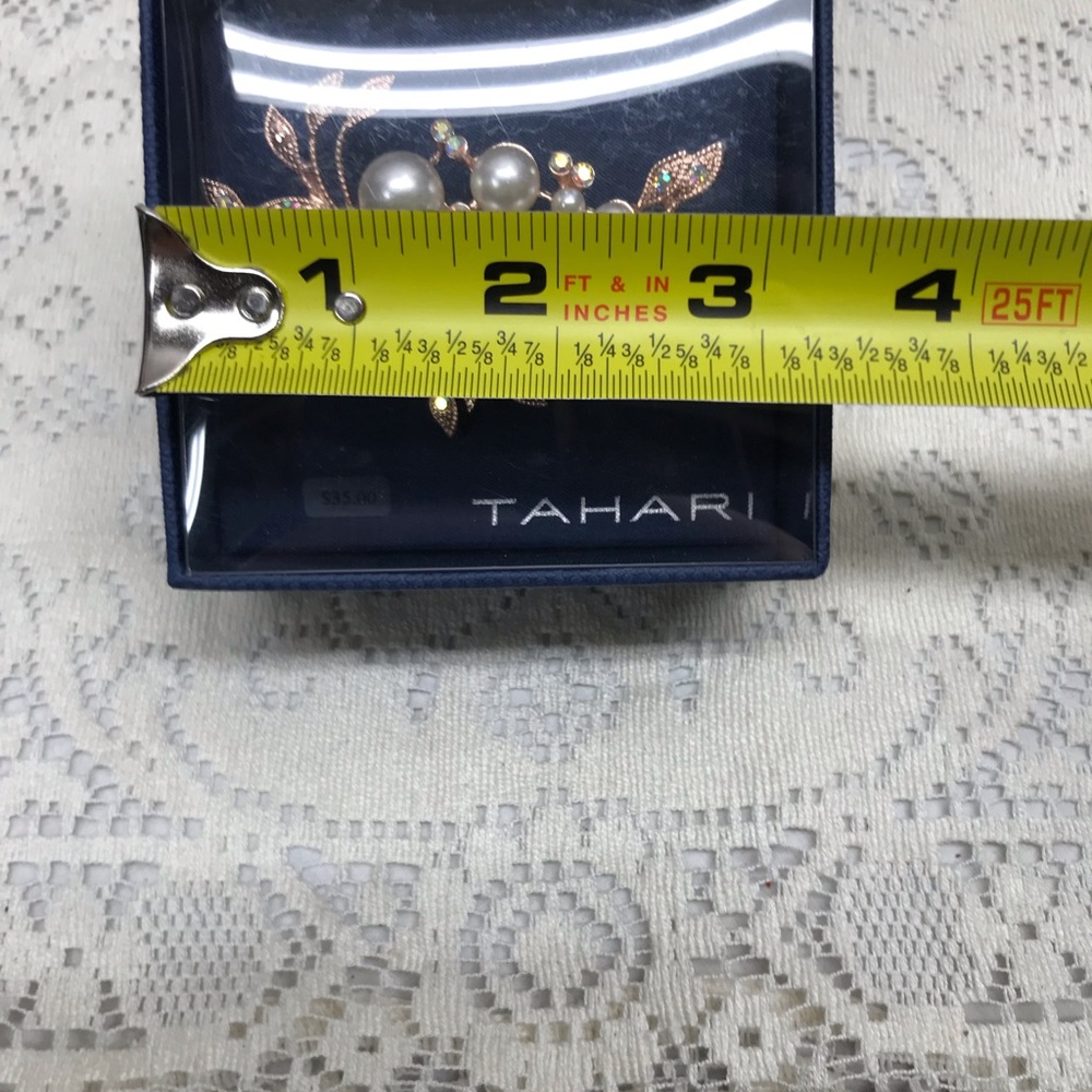 NWT. Tahari Diamond & Pearl costume jewelry pin. - Picture 4 of 6